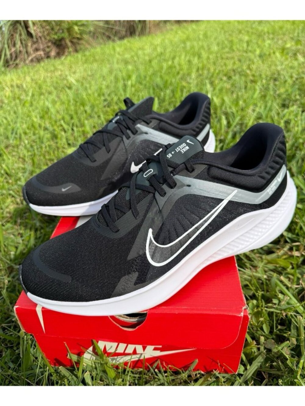 SIZE 13 MEN'S NIKE QUEST 5 BLACK WHITE DD0204-001 RUNNING SPORTSWEAR SNEAKERS